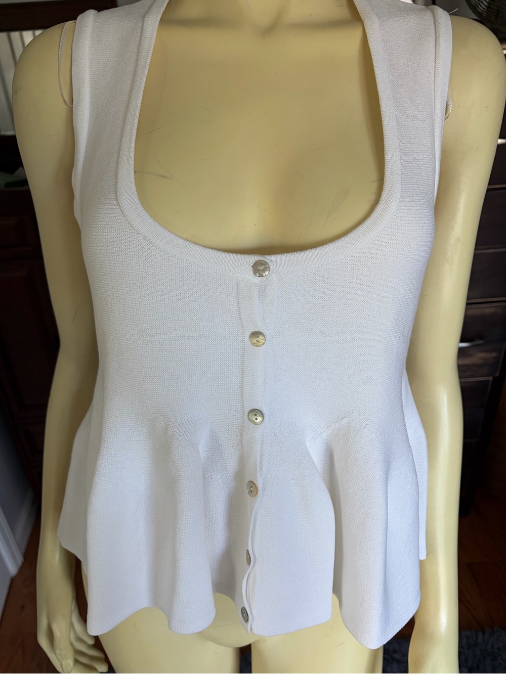 Zara Women’s White Scoop Neck Button-Front Tank Top/ Size Medium